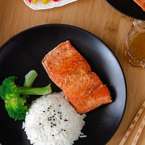 Quick and Easy Chinese Pan-Fried Salmon | allthatsjas.com