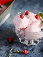 Strawberry Frozen Yogurt in a bowl with spoons