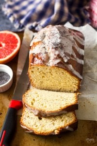 Delicious pound cake with grapefruit, poppy seeds, and yogurt from Venezuela