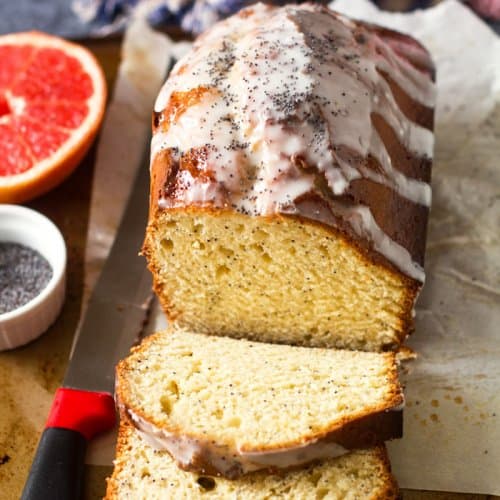 Delicious pound cake with grapefruit, poppy seeds, and yogurt from Venezuela