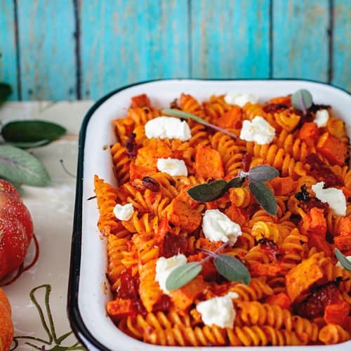 Pumpkin and Goat Cheese Fusilli Pasta Bake | allthatsjas.com