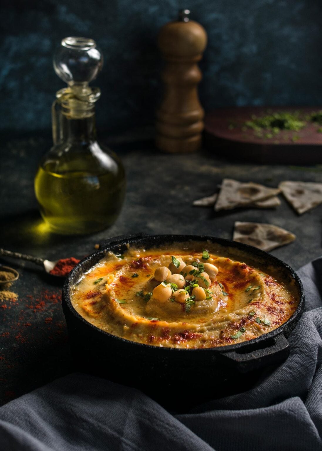 Homemade Garlic Hummus with Canned Chickpeas
